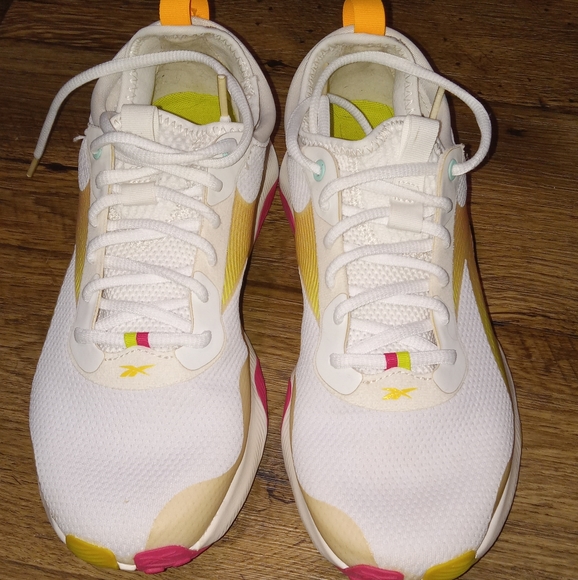 Luke new worn once, reebok size 8.5 - Picture 2 of 2